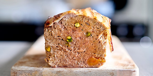 Pâté aux pistaches et aux abricots