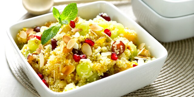 Tabouleh met honing en vers fruit