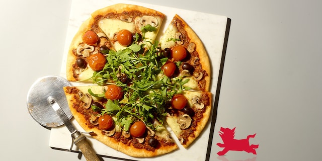 Pizza aux champignons et pesto rouge