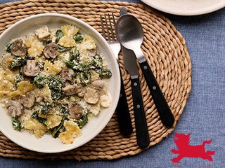 Farfalle met 3 kazen, spinazie en champignons