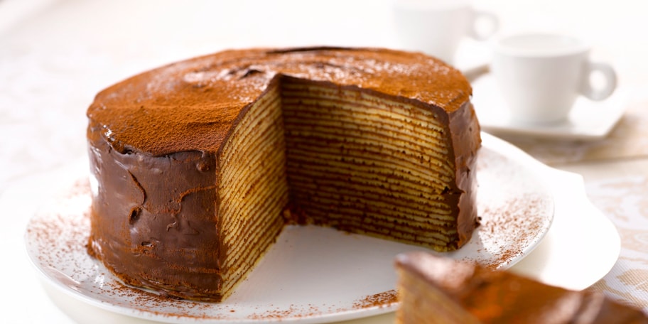 Millefeuille van pannenkoeken met chocolade