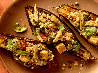 Aubergines farcies au couscous perlé