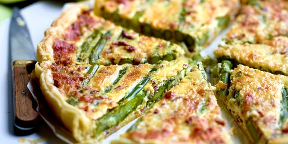 Quiche met groene asperges en rauwe ham