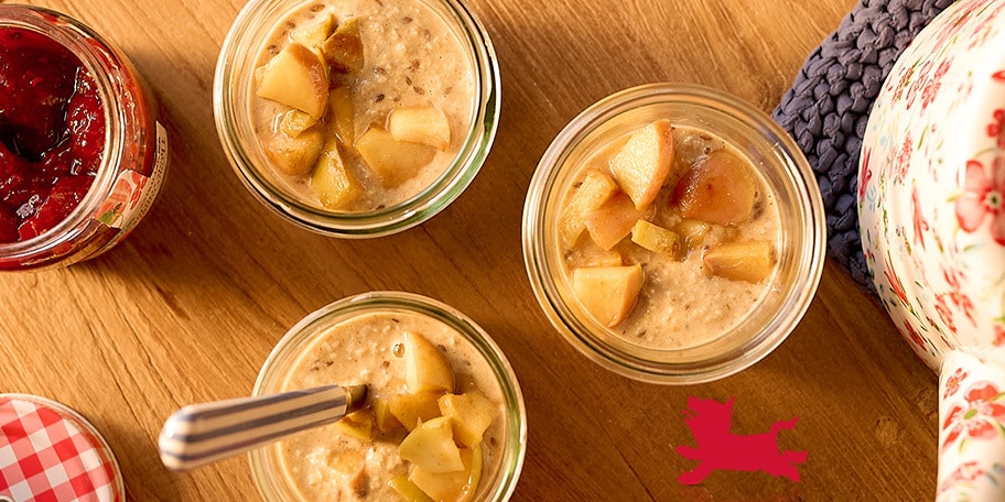 Overnight porridge met appels en pindakaas