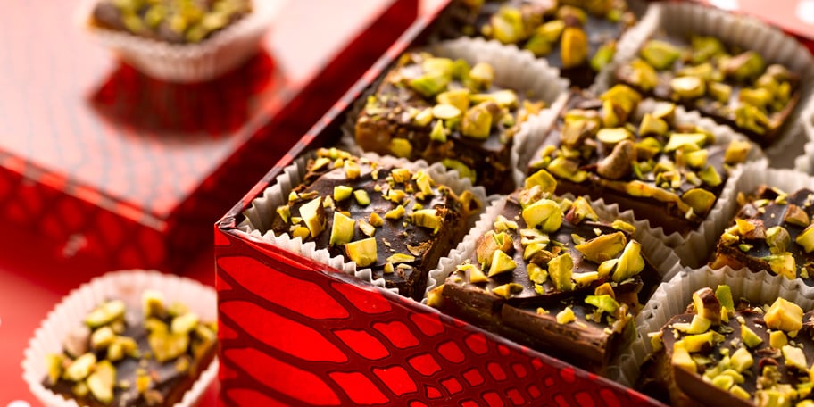 Krokante karamelblokjes met gezouten boter