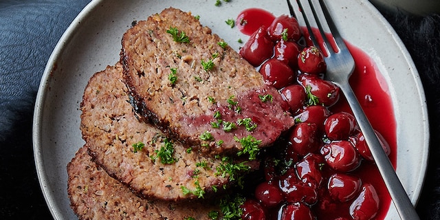 Gehaktbrood met krieken