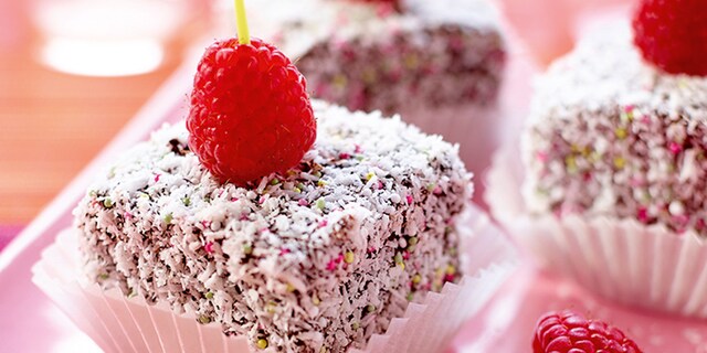 Lamingtons krokant van buiten en zacht van binnen