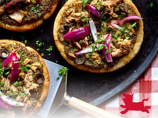 Pizzas-pitas au pesto et thon