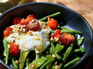 Groenebonenslaatje met geroosterde tomaten en ricottadressing