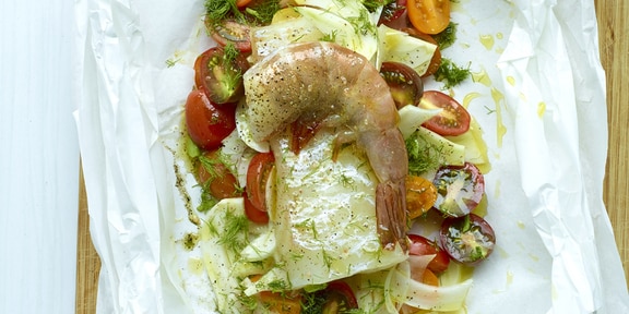 Schelvis in papillot met gamba's en venkel