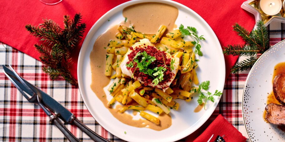 Filets de barbue au crumble de chorizo et poêlée de salsifis