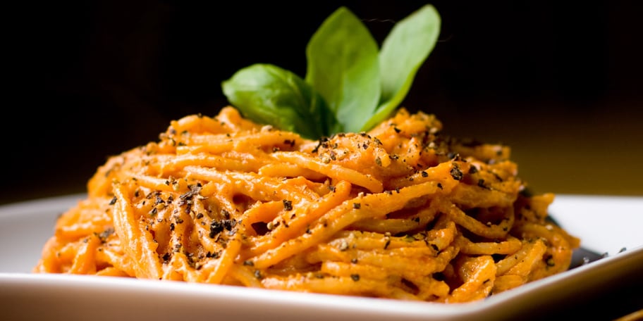 Pâtes onctueuses aux tomates et basilic