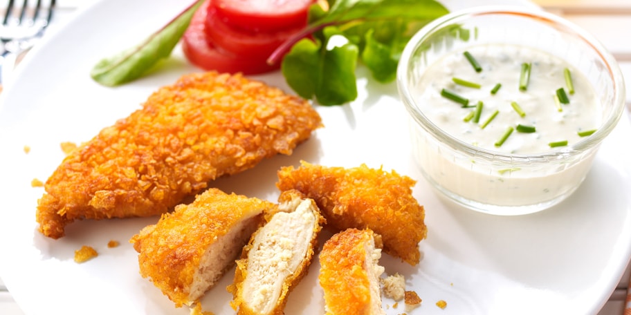 Poulet pané aux corn flakes, sauce au citron