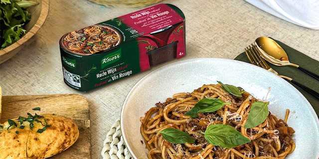 Spaghetti Bolognaise nog lekkerder met het Knorr bouillonketeltje Rode Wijn extract*