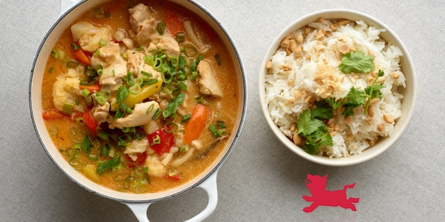 Rode curry van kip gemarineerd in yoghurt