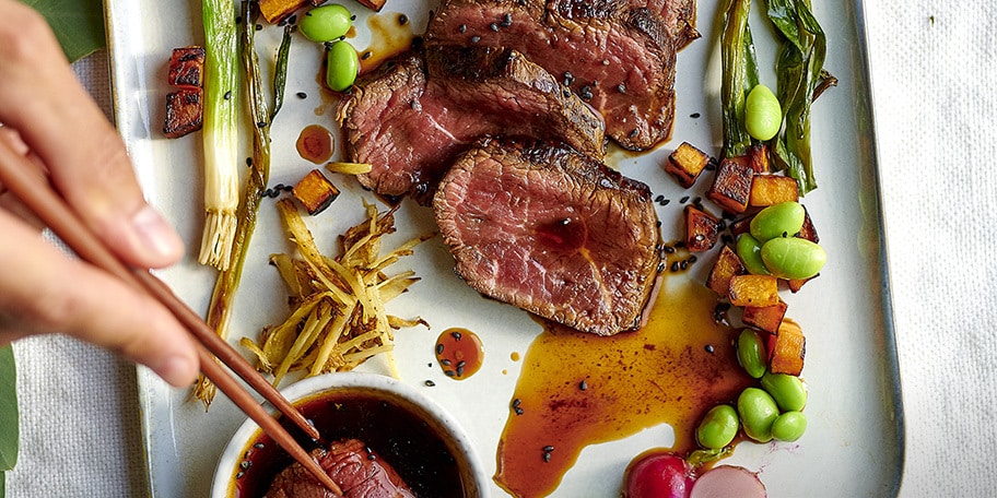 Rundertataki met gember en fijne groentjes