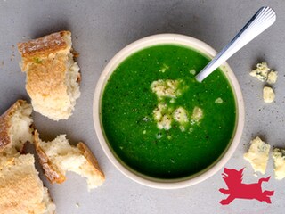 Groene soep met wintergroenten en roquefort
