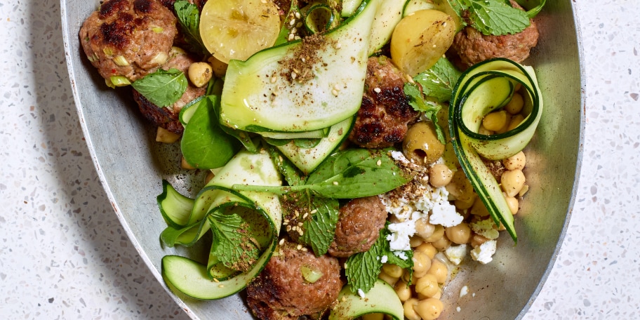 Boulettes d’agneau et salade de pois chiches