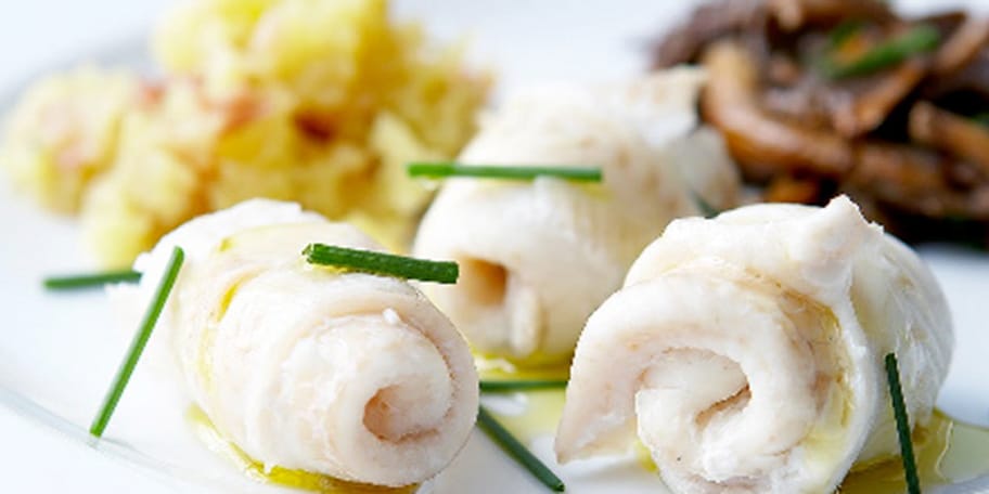 Rouleaux de filets de sole, poêlée aux chanterelles