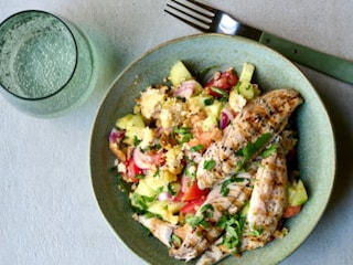 Panzanella met gegrilde makreelfilets