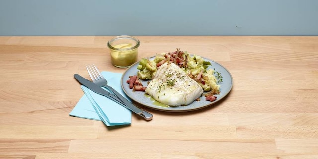 Dos de cabillaud, lardons et stoemp aux choux de Bruxelles