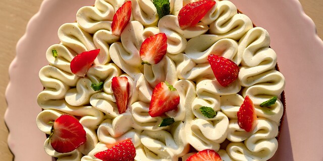 Aardbeientaart met witte chocolade en vanilleganache