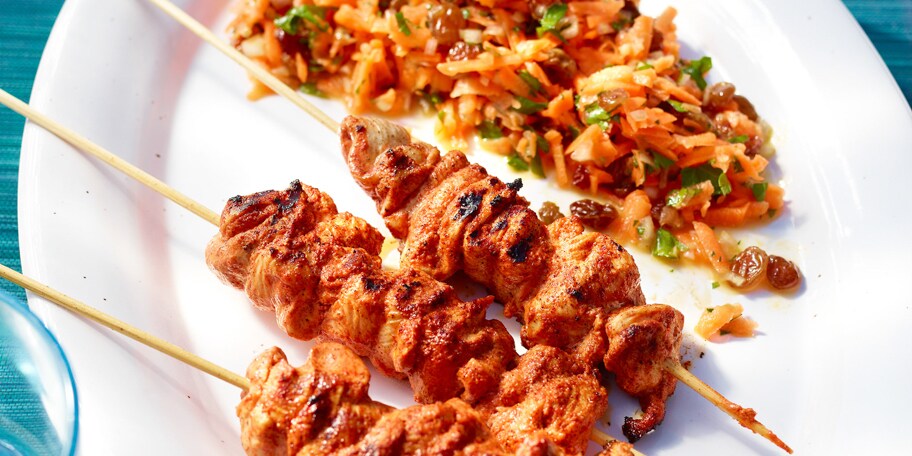 Saté de poulet indien, salade de carottes