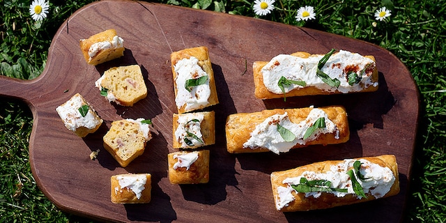 Hartige minicakes met comtékaas en Ardense ham