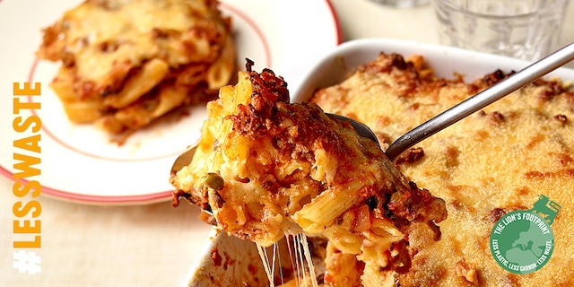 Gemakkelijke pastagratin op ziti al forno-wijze