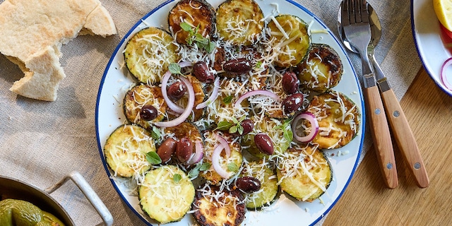 Kolokitho Keftedes (gefrituurde courgetteschijfjes op z'n Grieks)