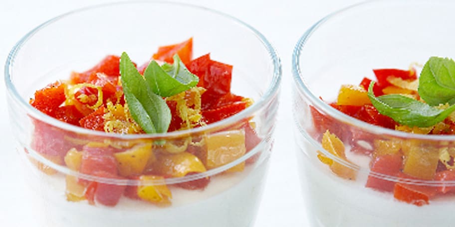 Mousse au chèvre et tartare de poivrons grillés