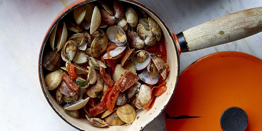 Vongole à la ramblas: chorizo, tomaat en knoflook