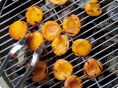Fruit op de barbecue